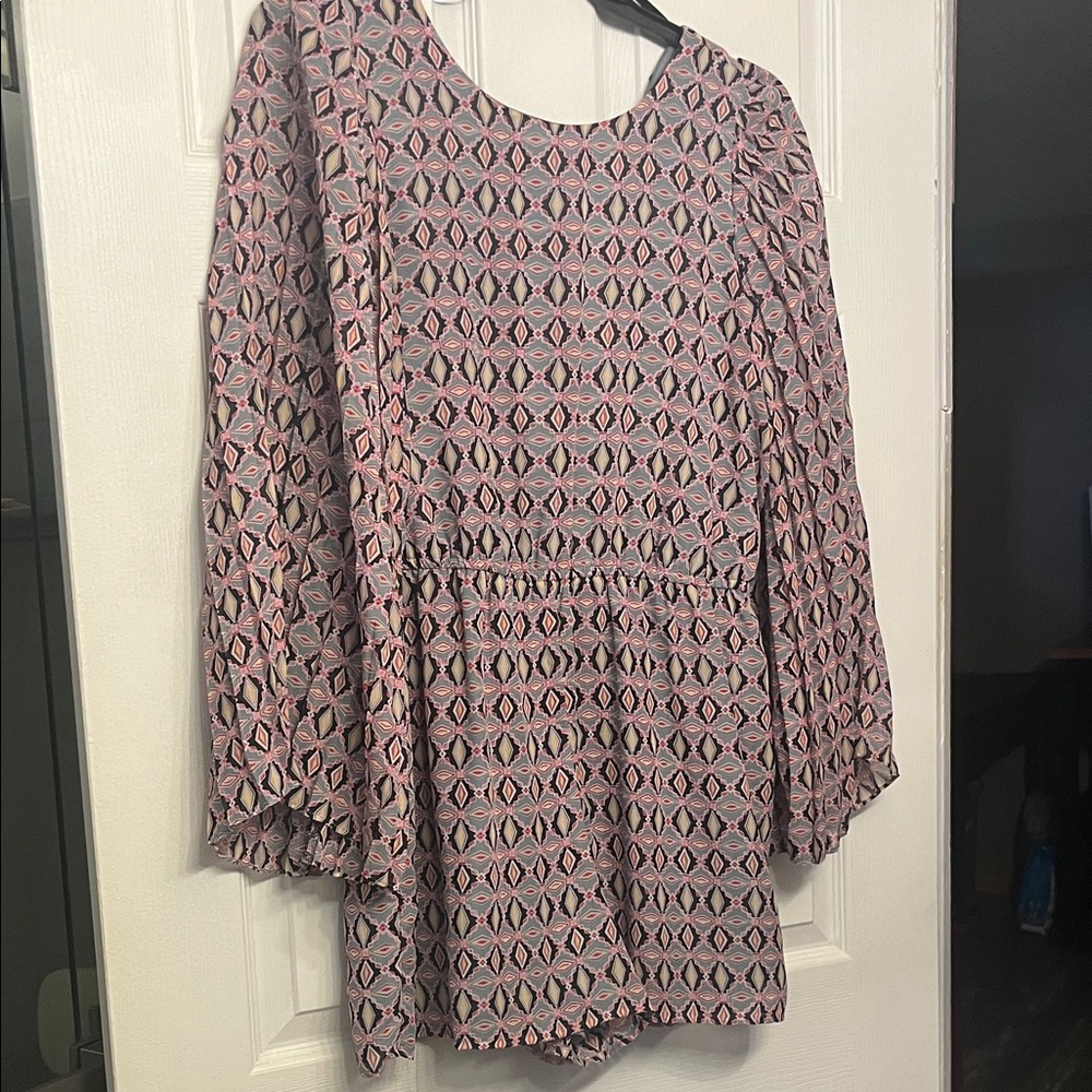 Geometric Patterned Romper With Long Sleeves - image 1